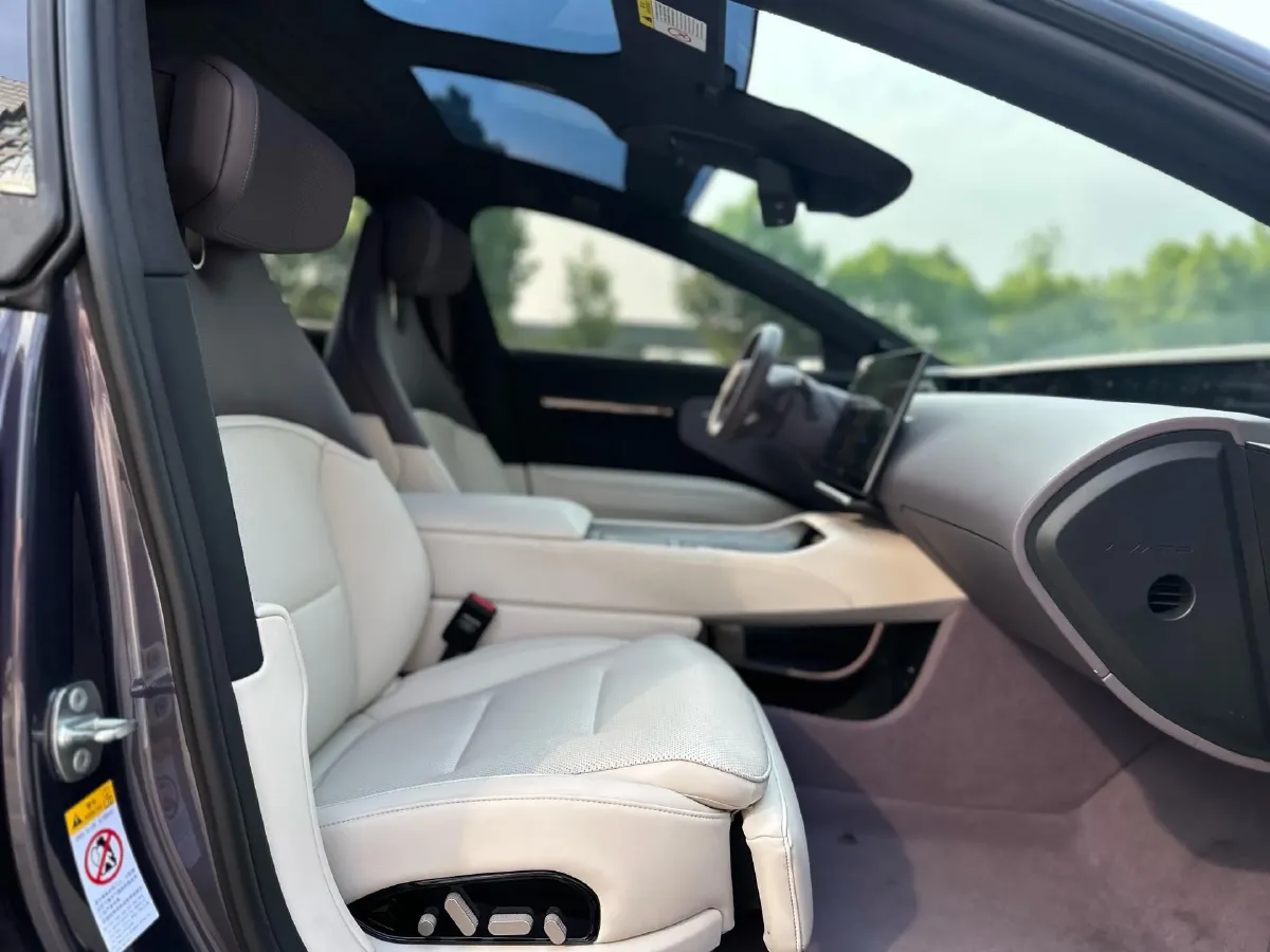 2025 Avatr 12 1.5T 156HP L4 REEV 39.05KWH,autocango,china used car exporter,china ev exporter,chinese used car exporter,chinese used ev exporter