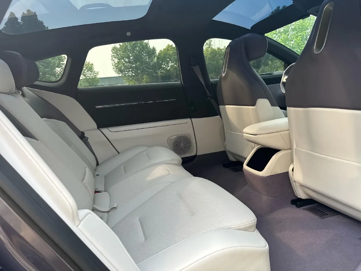 2025 Avatr 12 1.5T 156HP L4 REEV 39.05KWH,autocango,china used car exporter,china ev exporter,chinese used car exporter,chinese used ev exporter