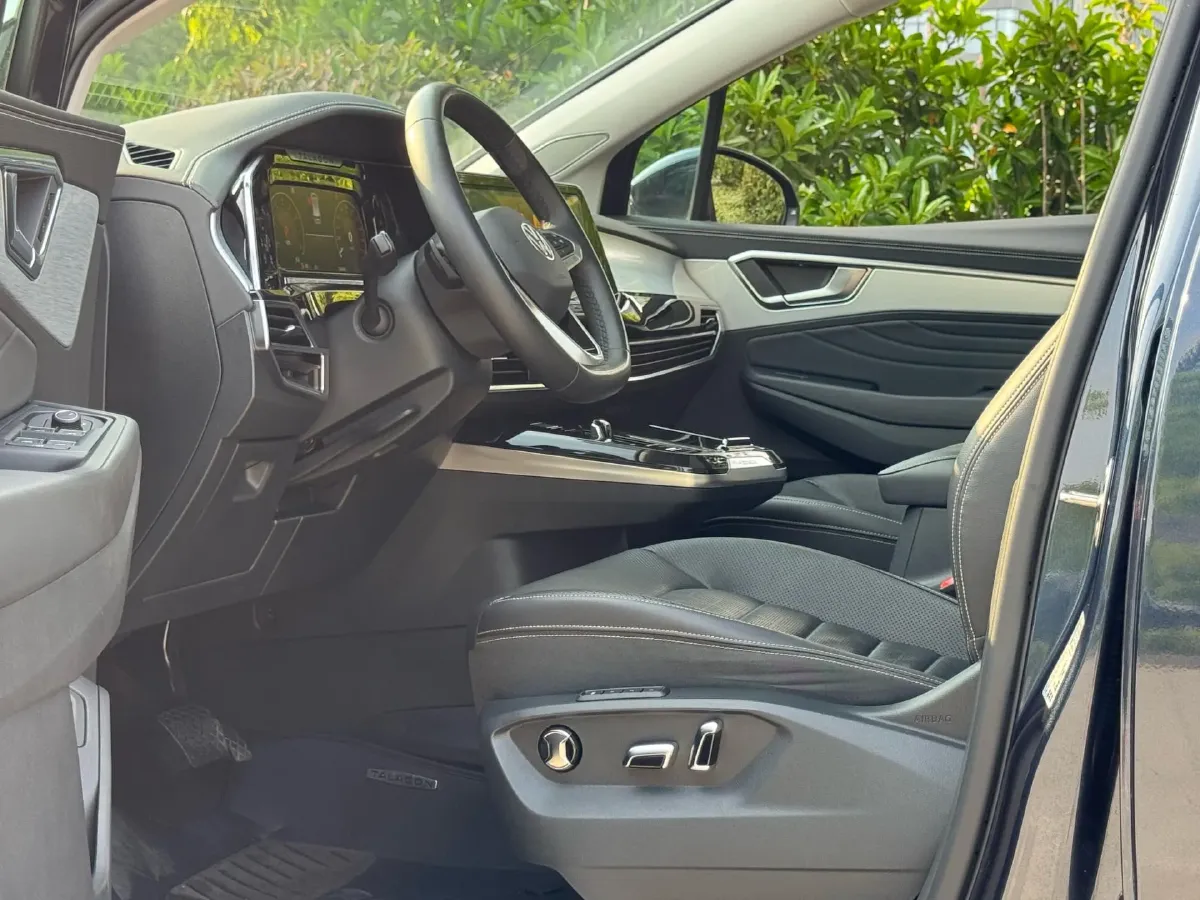 2023 Volkswagen Talagon 2.0T 220HP L4 7DCT,autocango,china used car exporter,china ev exporter,chinese used car exporter,chinese used ev exporter