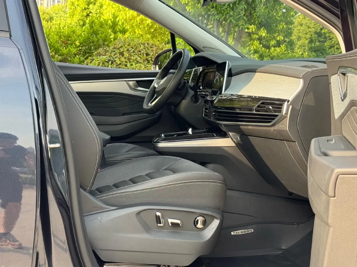 2023 Volkswagen Talagon 2.0T 220HP L4 7DCT,autocango,china used car exporter,china ev exporter,chinese used car exporter,chinese used ev exporter
