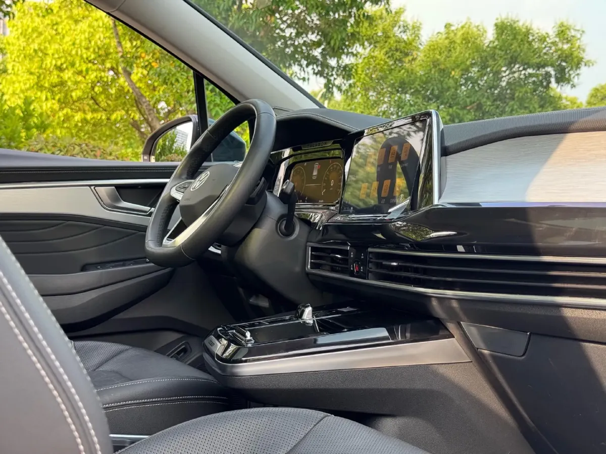 2023 Volkswagen Talagon 2.0T 220HP L4 7DCT,autocango,china used car exporter,china ev exporter,chinese used car exporter,chinese used ev exporter