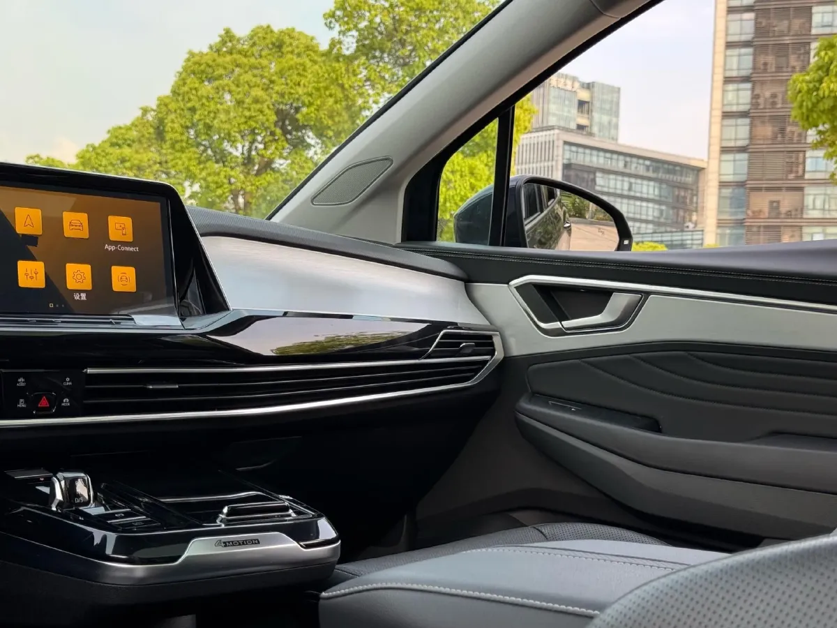 2023 Volkswagen Talagon 2.0T 220HP L4 7DCT,autocango,china used car exporter,china ev exporter,chinese used car exporter,chinese used ev exporter