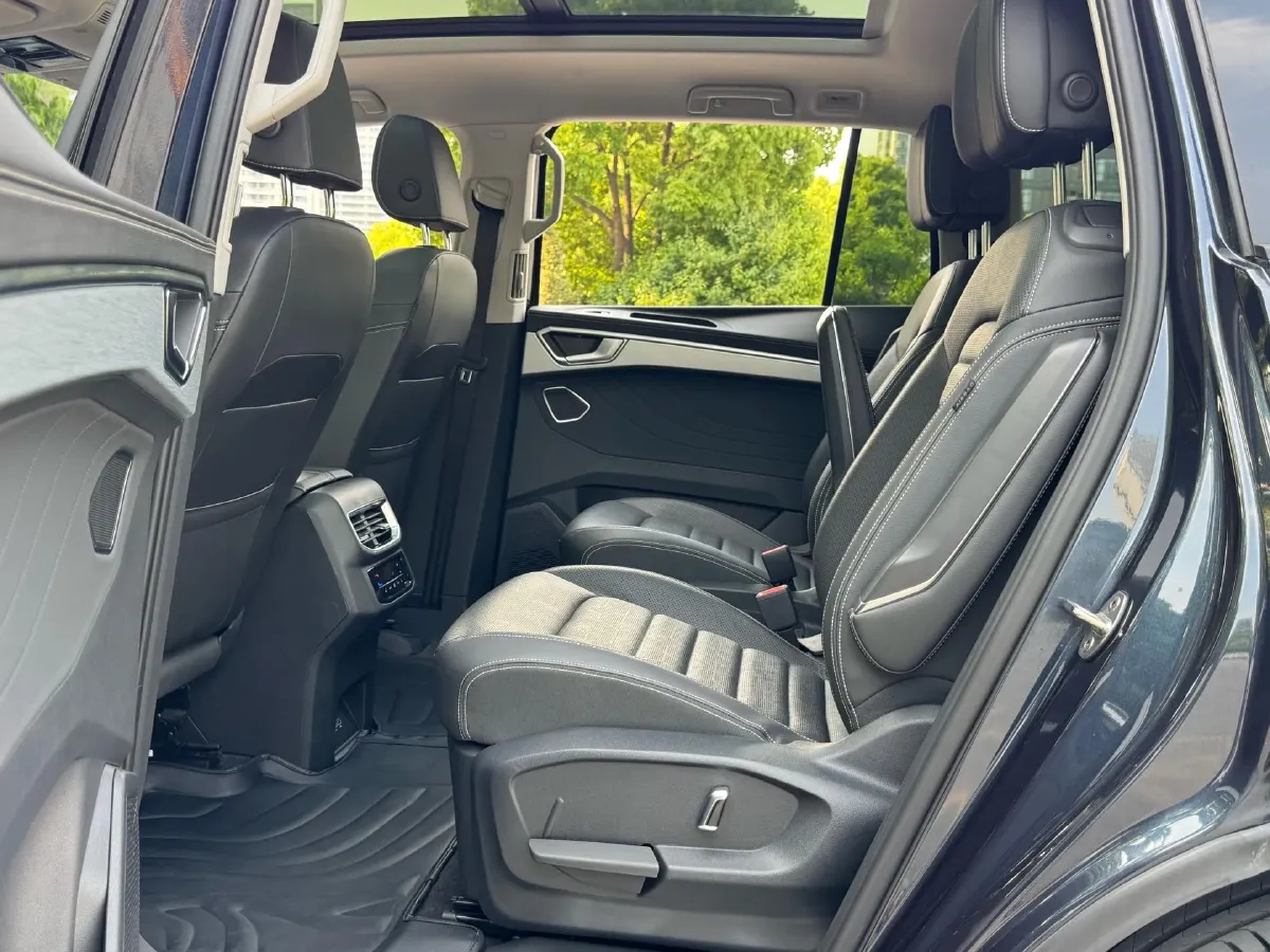 2023 Volkswagen Talagon 2.0T 220HP L4 7DCT,autocango,china used car exporter,china ev exporter,chinese used car exporter,chinese used ev exporter