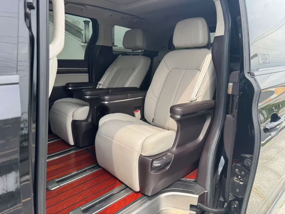 2021 GAC Trumpchi M8 2.0T 252HP L4 8AT,autocango,china used car exporter,china ev exporter,chinese used car exporter,chinese used ev exporter