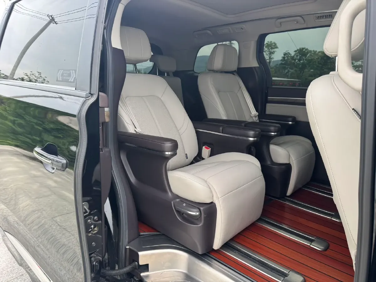 2021 GAC Trumpchi M8 2.0T 252HP L4 8AT,autocango,china used car exporter,china ev exporter,chinese used car exporter,chinese used ev exporter