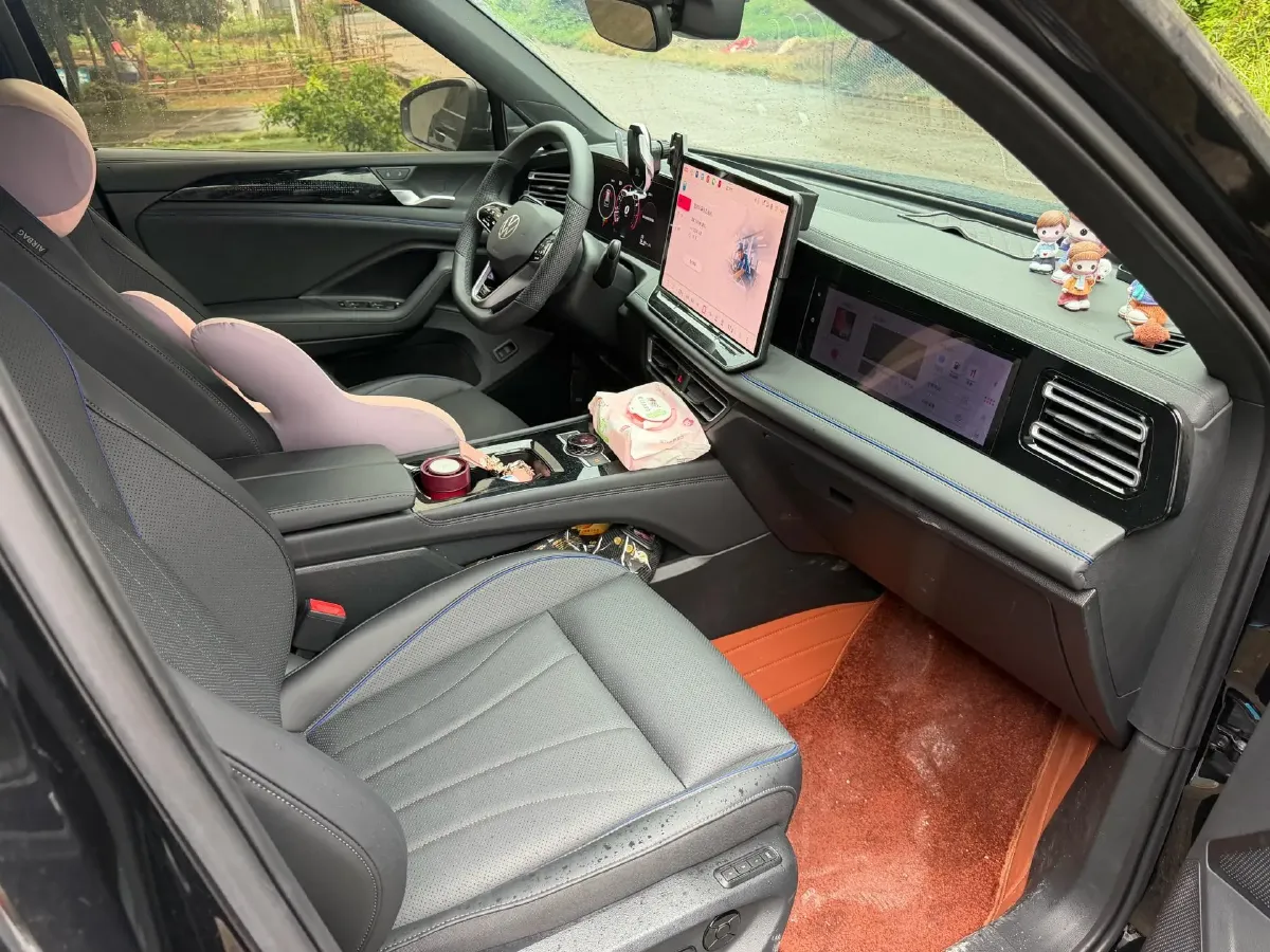 2025 Volkswagen Tiguan L 2.0T 220HP L4 7DCT,autocango,china used car exporter,china ev exporter,chinese used car exporter,chinese used ev exporter