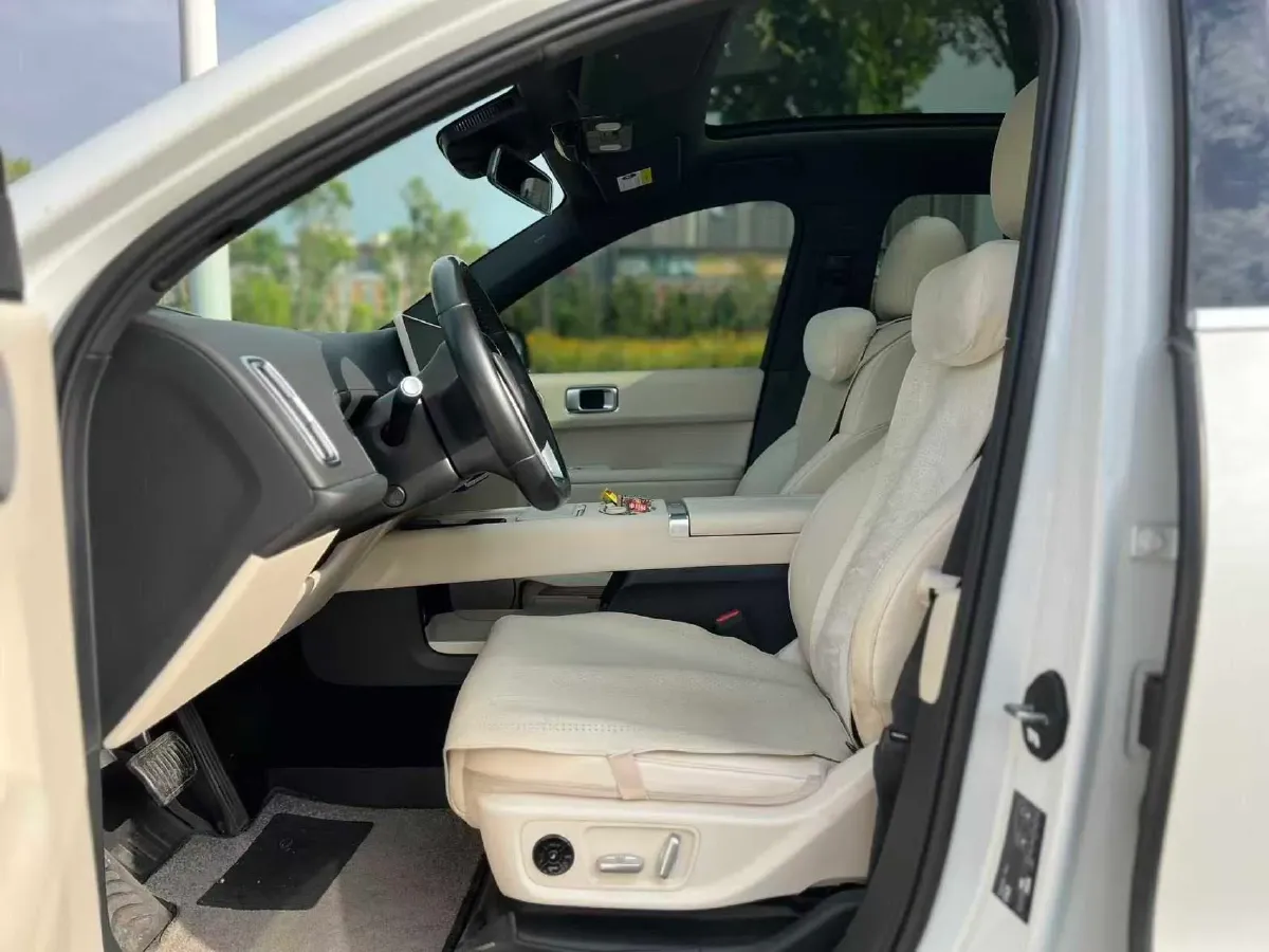 2024 Li L6 Range Extended 154HP L4 REEV 36.8KWH,autocango,china used car exporter,china ev exporter,chinese used car exporter,chinese used ev exporter