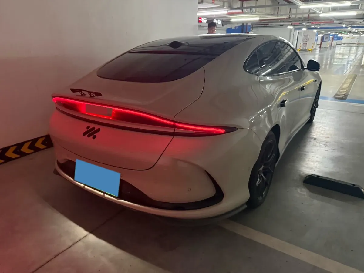 2024 IM L6 BEV 75KWH,autocango,china used car exporter,china ev exporter,chinese used car exporter,chinese used ev exporter