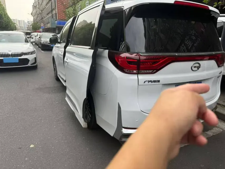 2021 GAC Trumpchi M8 2.0T 252HP L4 8AT,autocango,china used car exporter,china ev exporter,chinese used car exporter,chinese used ev exporter
