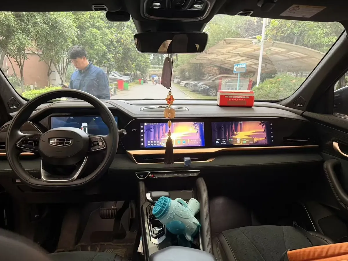 2021 Geely Monjaro 2.0T 218HP L4 7DCT,autocango,china used car exporter,china ev exporter,chinese used car exporter,chinese used ev exporter
