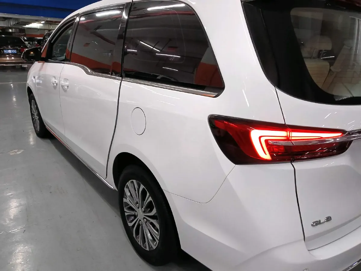 2023 Buick GL8 2.0T 237HP L4 9AT,autocango,china used car exporter,china ev exporter,chinese used car exporter,chinese used ev exporter