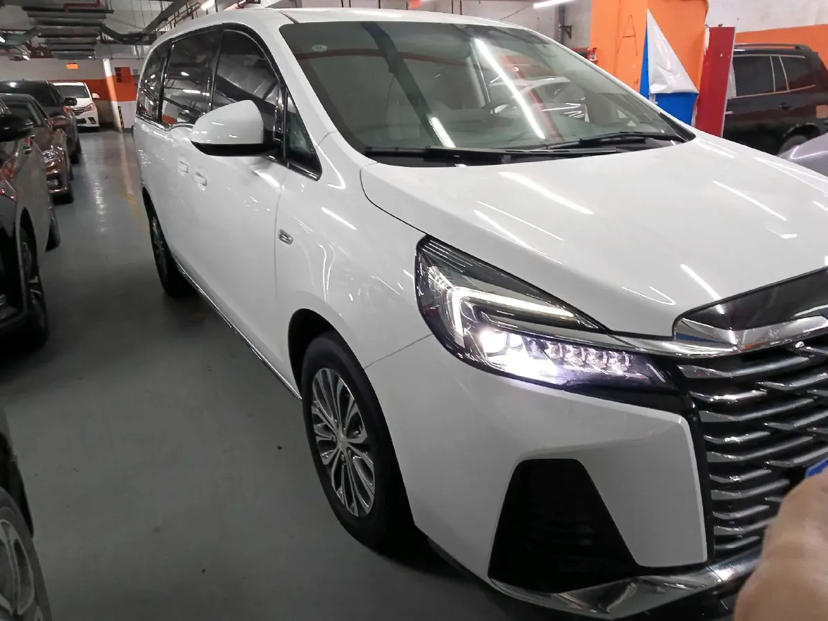 2023 Buick GL8 2.0T 237HP L4 9AT,autocango,china used car exporter,china ev exporter,chinese used car exporter,chinese used ev exporter