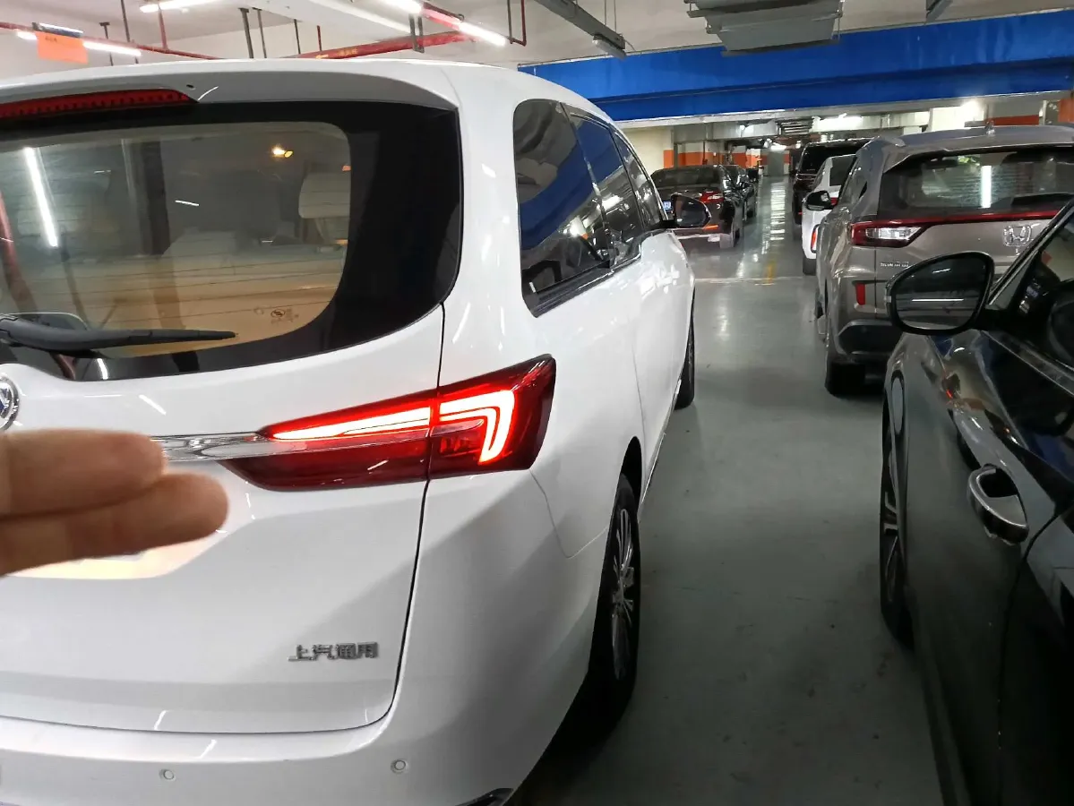 2023 Buick GL8 2.0T 237HP L4 9AT,autocango,china used car exporter,china ev exporter,chinese used car exporter,chinese used ev exporter