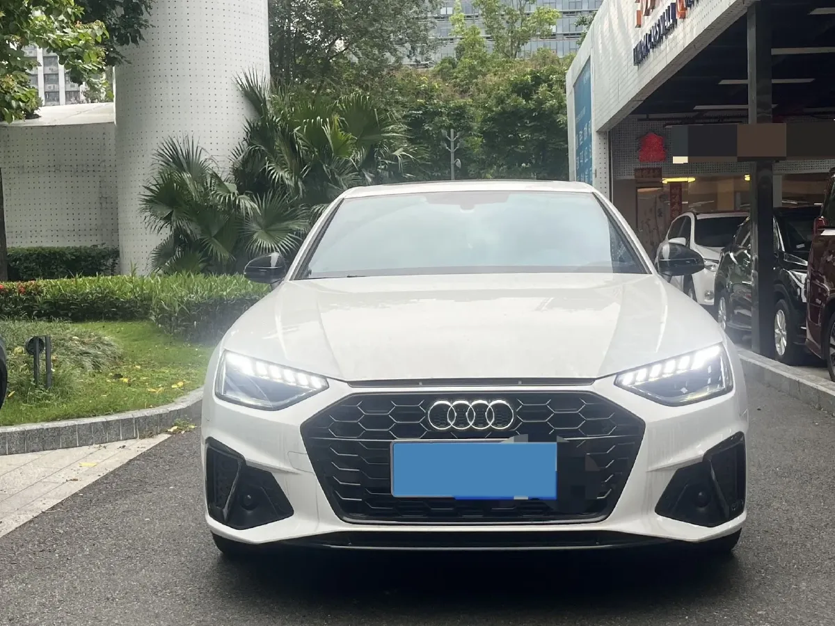 2024 Audi A4L 2.0T 190HP L4 7DCT,autocango,china used car exporter,china ev exporter,chinese used car exporter,chinese used ev exporter