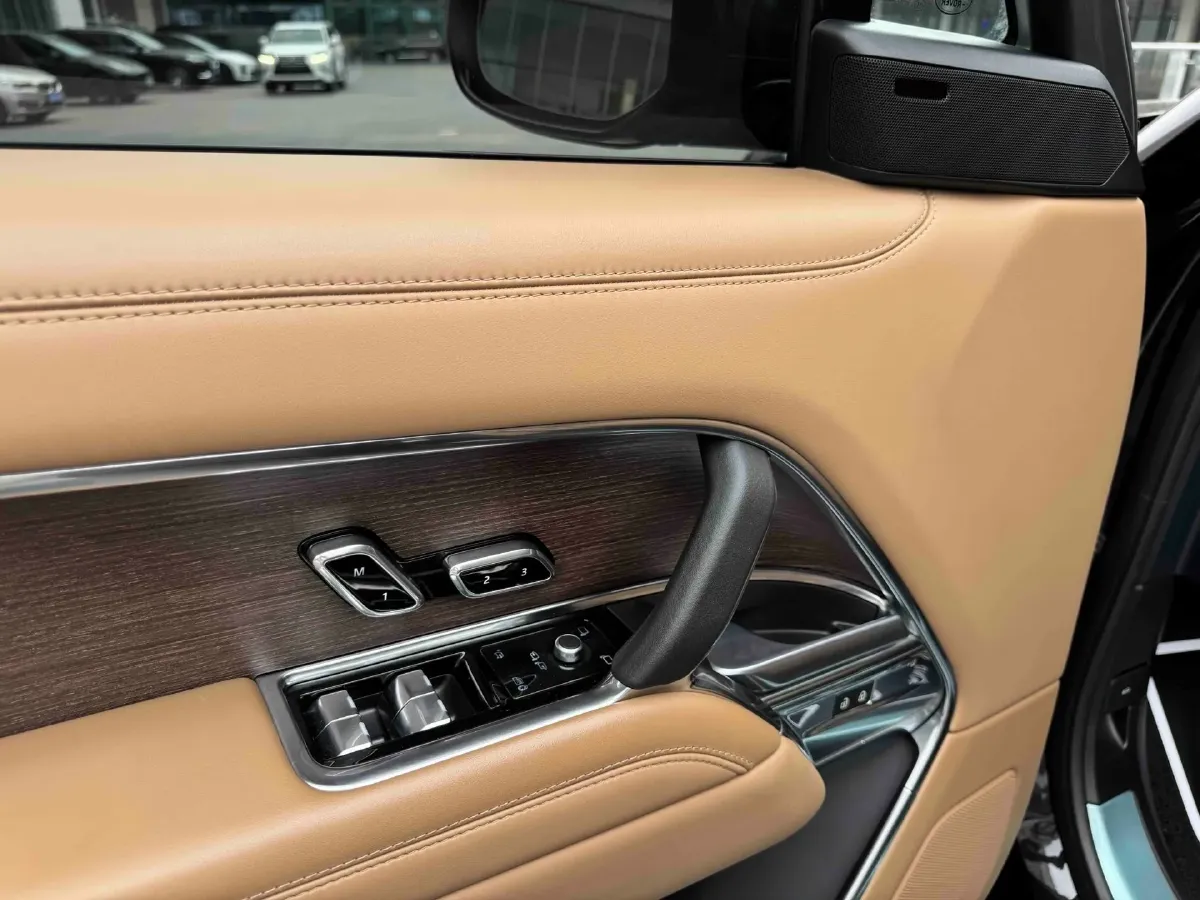 2024 Land Rover Range Rover 3.0T 400HP L6 8AT,autocango,china used car exporter,china ev exporter,chinese used car exporter,chinese used ev exporter
