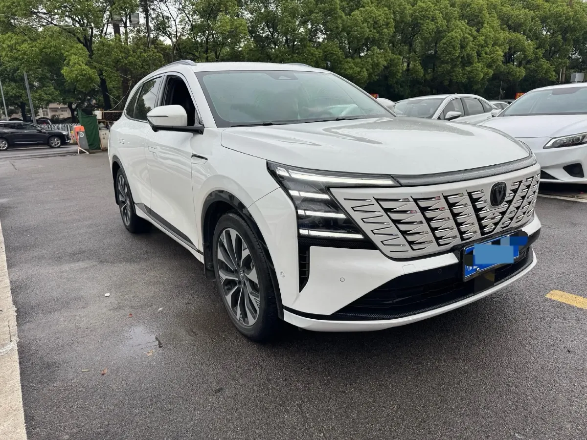 2025 ChangAn CS75 Plus 2.0T 233HP L4 8AT,autocango,china used car exporter,china ev exporter,chinese used car exporter,chinese used ev exporter