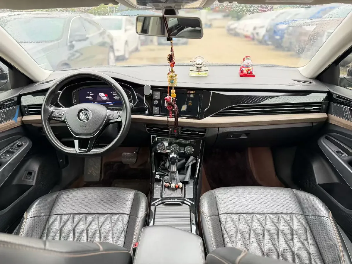 2019 Volvo V40 1.5T 152HP L4 6AT,autocango,china used car exporter,china ev exporter,chinese used car exporter,chinese used ev exporter