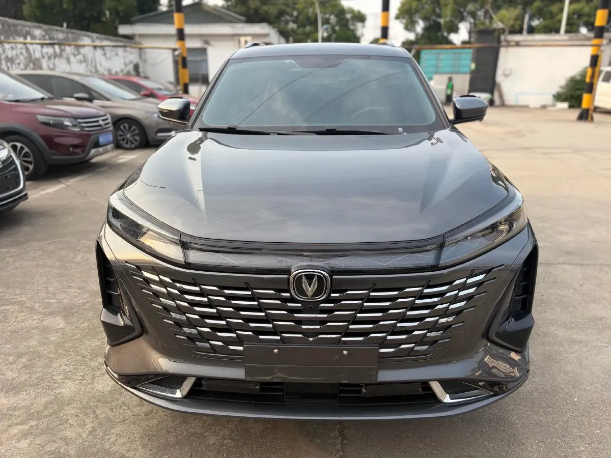 2023 ChangAn CS75 Plus 1.5T 188HP L4 8AT,autocango,china used car exporter,china ev exporter,chinese used car exporter,chinese used ev exporter