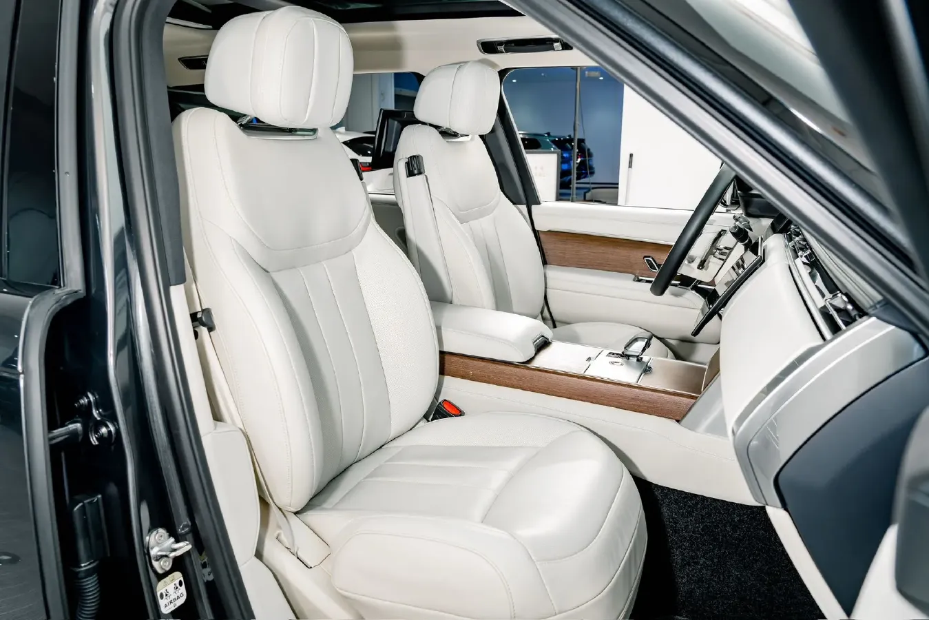 2024 Land Rover Range Rover 3.0T 400HP L6 8AT,autocango,china used car exporter,china ev exporter,chinese used car exporter,chinese used ev exporter