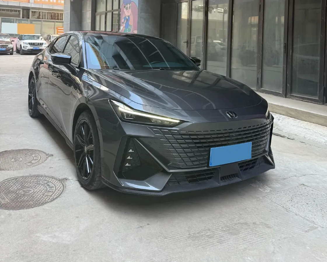 2023 ChangAn UNI-V 1.5T 188HP L4 7DCT,autocango,china used car exporter,china ev exporter,chinese used car exporter,chinese used ev exporter