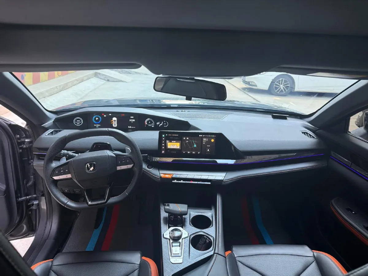 2023 ChangAn UNI-V 1.5T 188HP L4 7DCT,autocango,china used car exporter,china ev exporter,chinese used car exporter,chinese used ev exporter