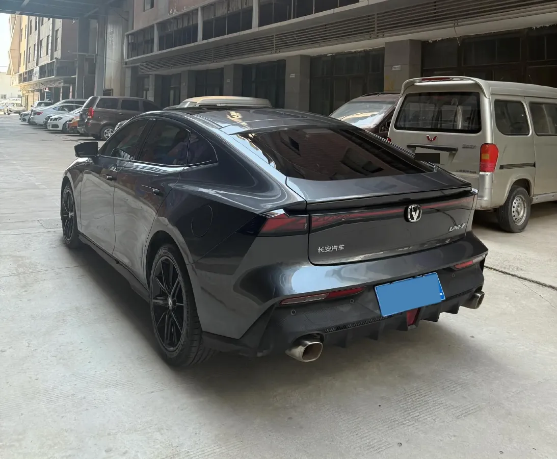 2023 ChangAn UNI-V 1.5T 188HP L4 7DCT,autocango,china used car exporter,china ev exporter,chinese used car exporter,chinese used ev exporter