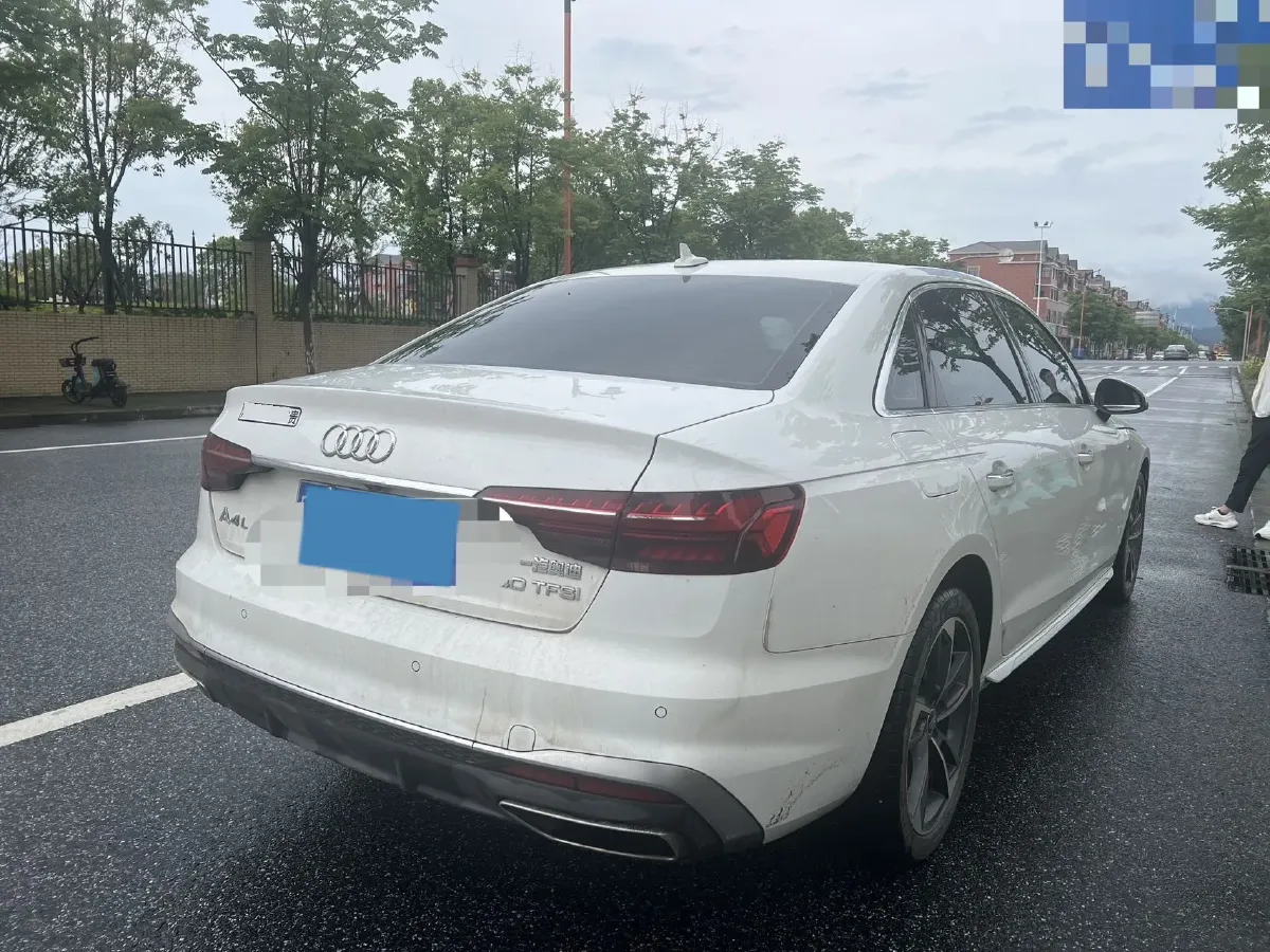 2022 Audi A4L 2.0T 190HP L4 7DCT,autocango,china used car exporter,china ev exporter,chinese used car exporter,chinese used ev exporter