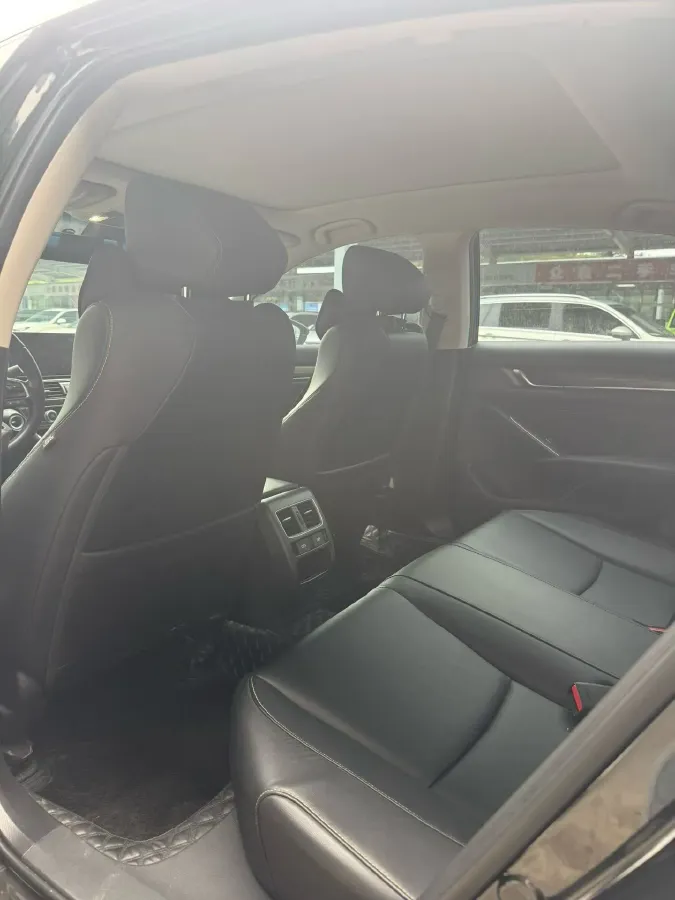 2022 Honda Accord 1.5T 194HP L4 CVT,autocango,china used car exporter,china ev exporter,chinese used car exporter,chinese used ev exporter