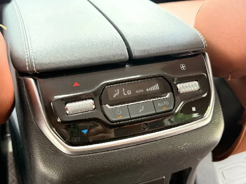 2020 MAXUS G20 2.0T 224HP L4 8AT,autocango,china used car exporter,china ev exporter,chinese used car exporter,chinese used ev exporter