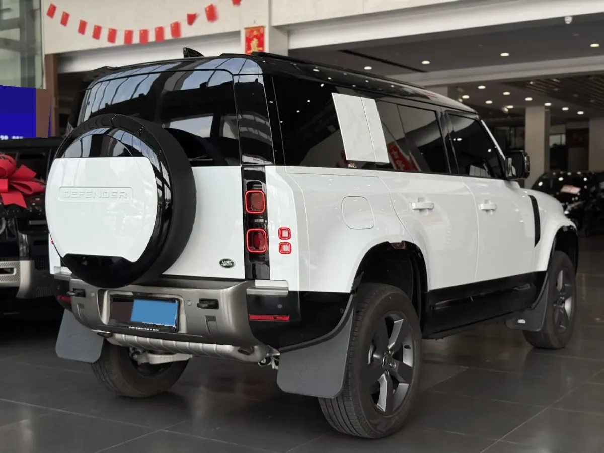 2025 Land Rover Defender 3.0T 400HP L6 8AT,autocango,china used car exporter,china ev exporter,chinese used car exporter,chinese used ev exporter
