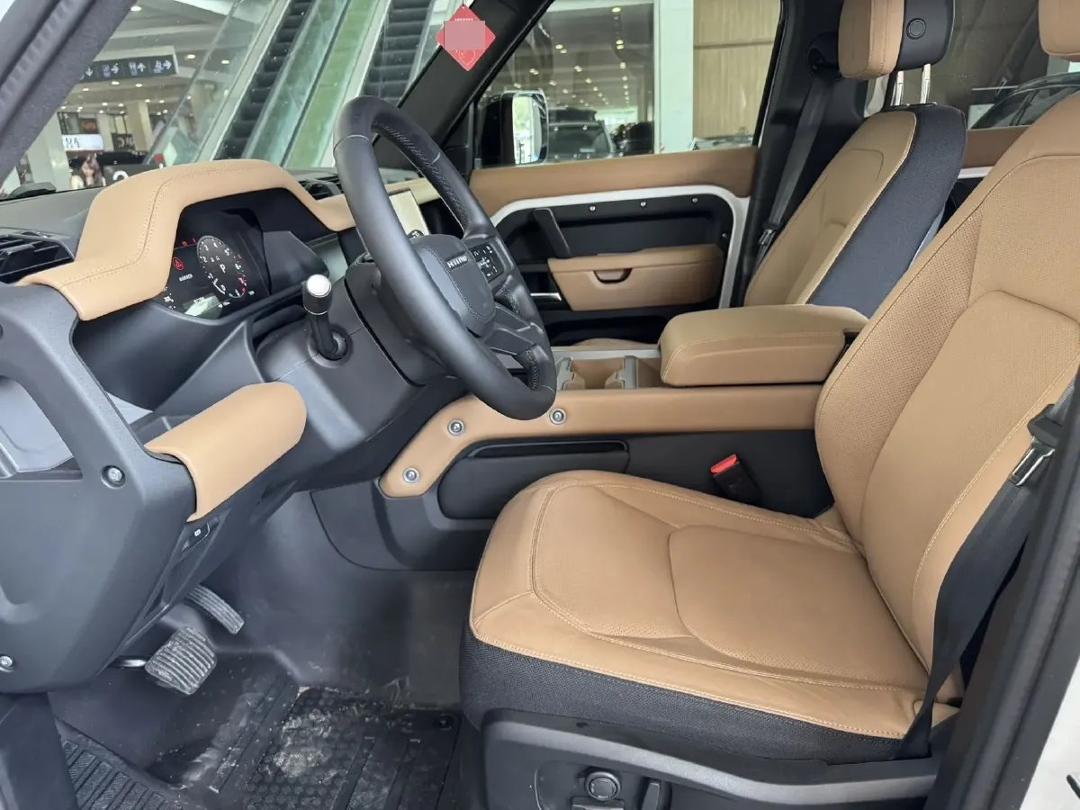 2025 Land Rover Defender 3.0T 400HP L6 8AT,autocango,china used car exporter,china ev exporter,chinese used car exporter,chinese used ev exporter