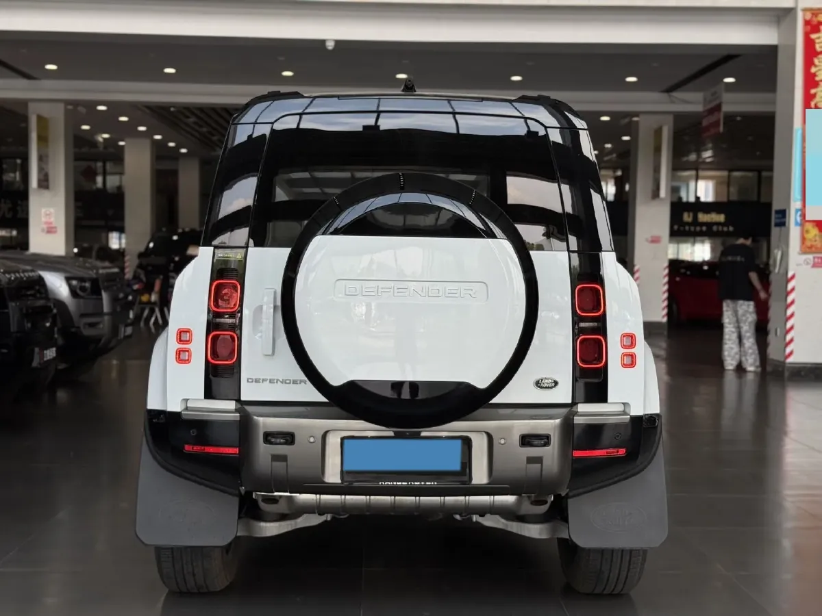 2025 Land Rover Defender 3.0T 400HP L6 8AT,autocango,china used car exporter,china ev exporter,chinese used car exporter,chinese used ev exporter
