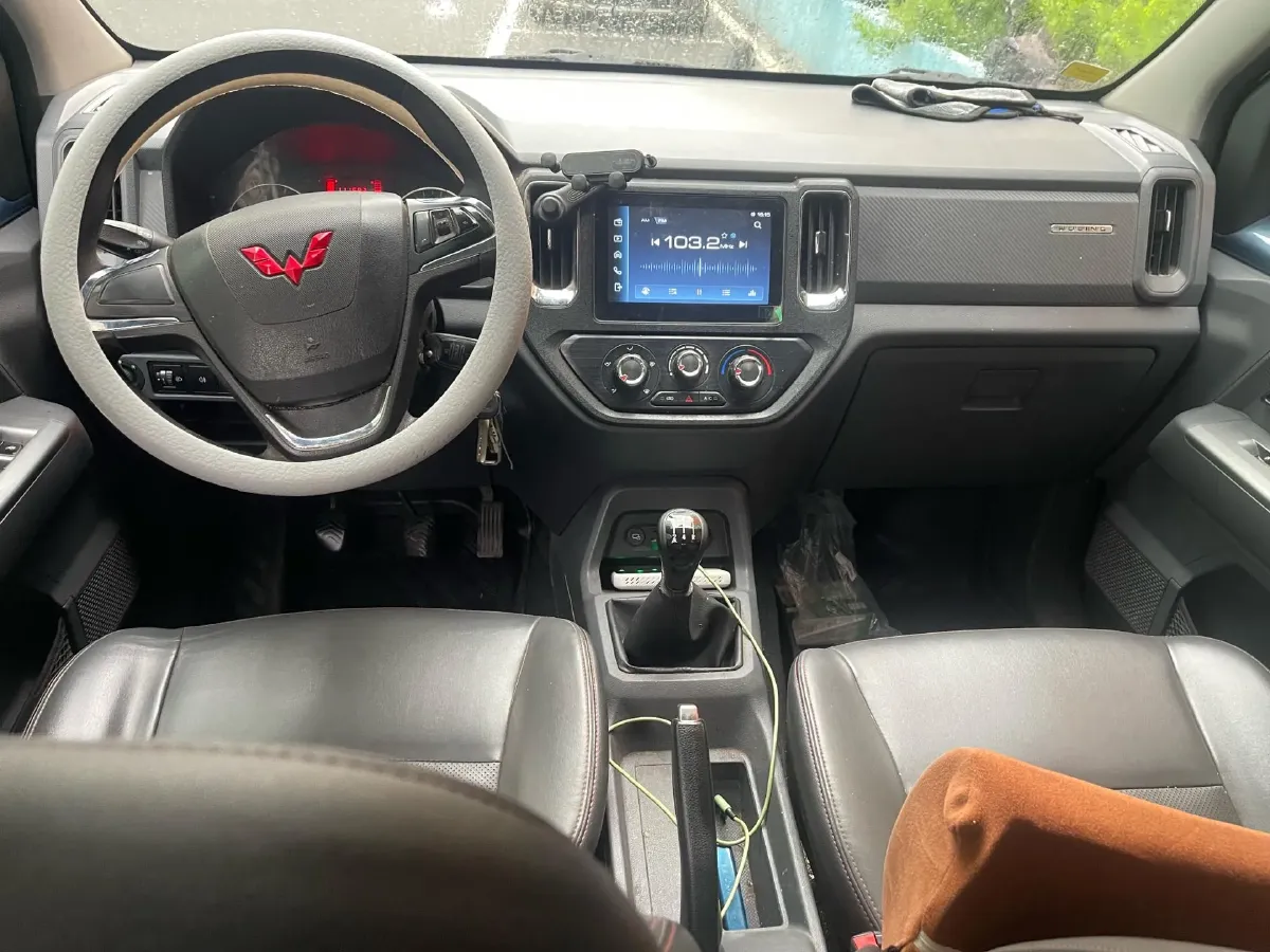 2021 WuLing ZhentTu 1.5L 99HP L4 5MT,autocango,china used car exporter,china ev exporter,chinese used car exporter,chinese used ev exporter