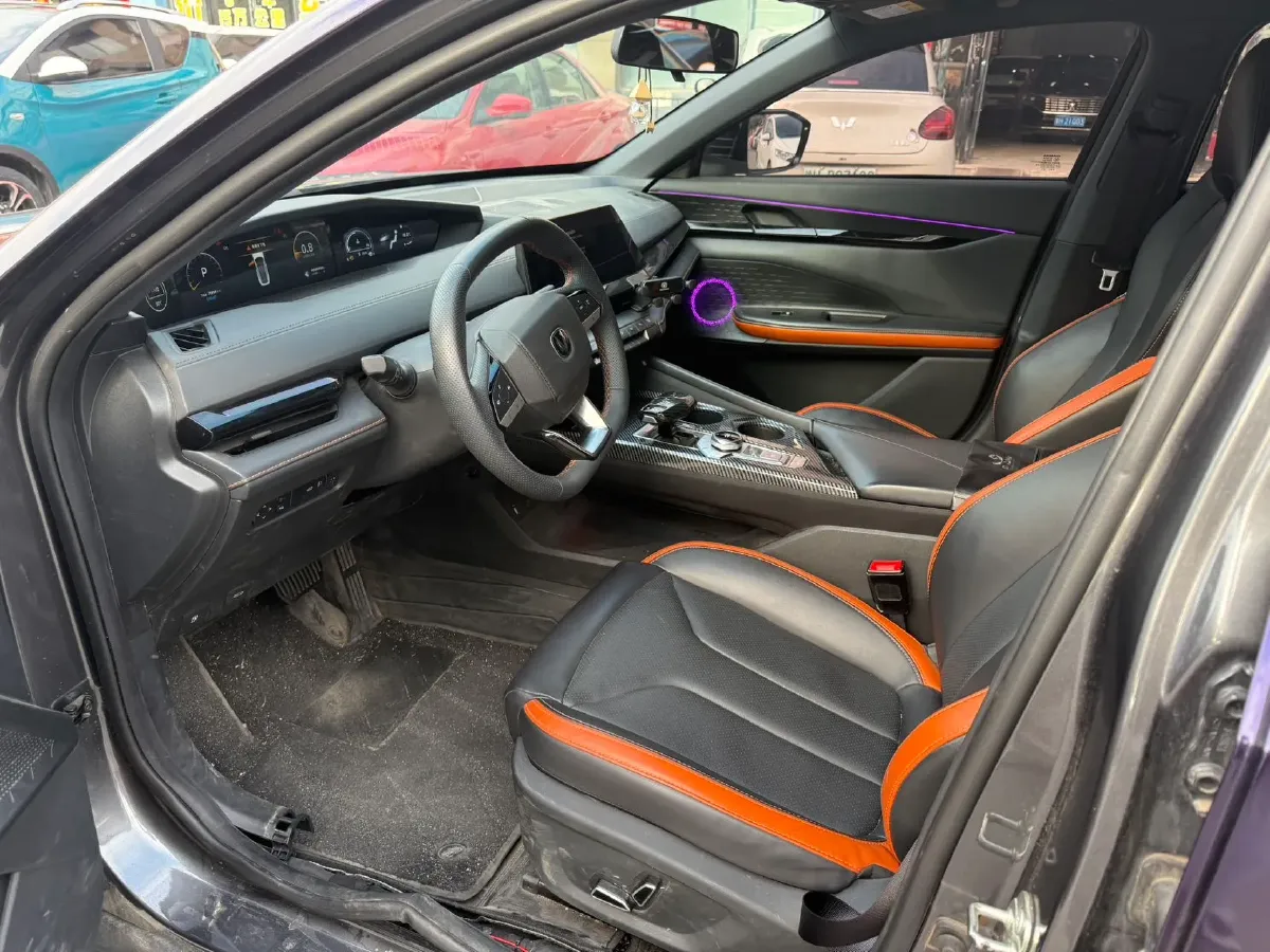 2023 ChangAn UNI-V 1.5T 188HP L4 7DCT,autocango,china used car exporter,china ev exporter,chinese used car exporter,chinese used ev exporter