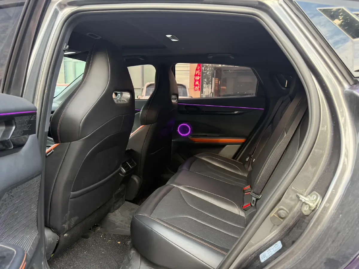 2023 ChangAn UNI-V 1.5T 188HP L4 7DCT,autocango,china used car exporter,china ev exporter,chinese used car exporter,chinese used ev exporter