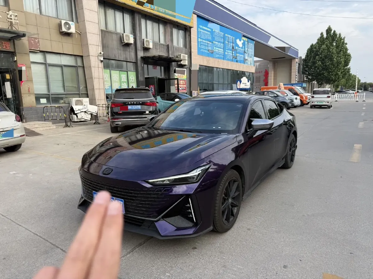 2023 ChangAn UNI-V 1.5T 188HP L4 7DCT,autocango,china used car exporter,china ev exporter,chinese used car exporter,chinese used ev exporter