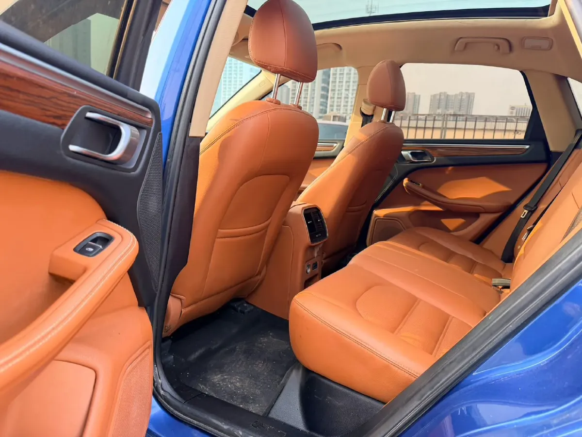 2017 Zotye SR9 2.0T 190HP L4 5MT,autocango,china used car exporter,china ev exporter,chinese used car exporter,chinese used ev exporter