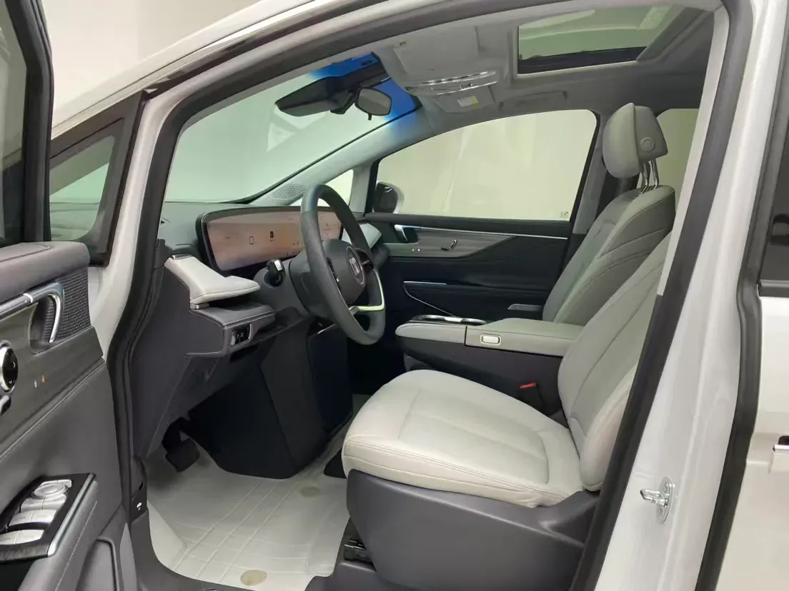 2025 Buick GL8 2.0T 237HP L4 9AT,autocango,china used car exporter,china ev exporter,chinese used car exporter,chinese used ev exporter
