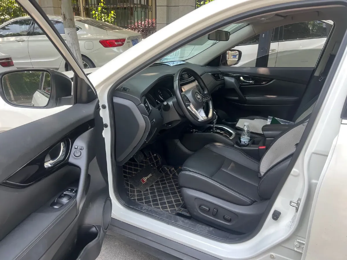 2021 Nissan X-Trail 2.0L 151HP L4 CVT,autocango,china used car exporter,china ev exporter,chinese used car exporter,chinese used ev exporter