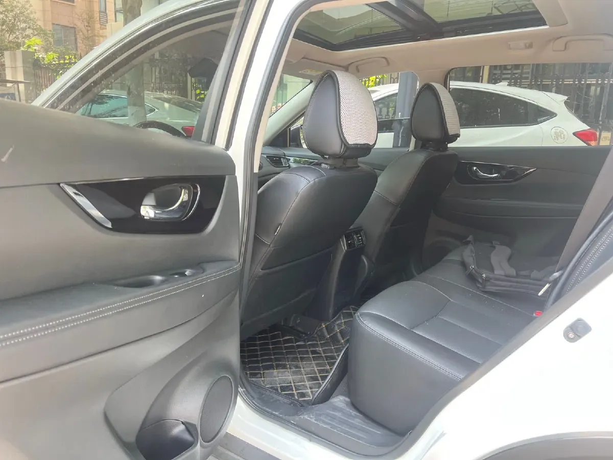 2021 Nissan X-Trail 2.0L 151HP L4 CVT,autocango,china used car exporter,china ev exporter,chinese used car exporter,chinese used ev exporter