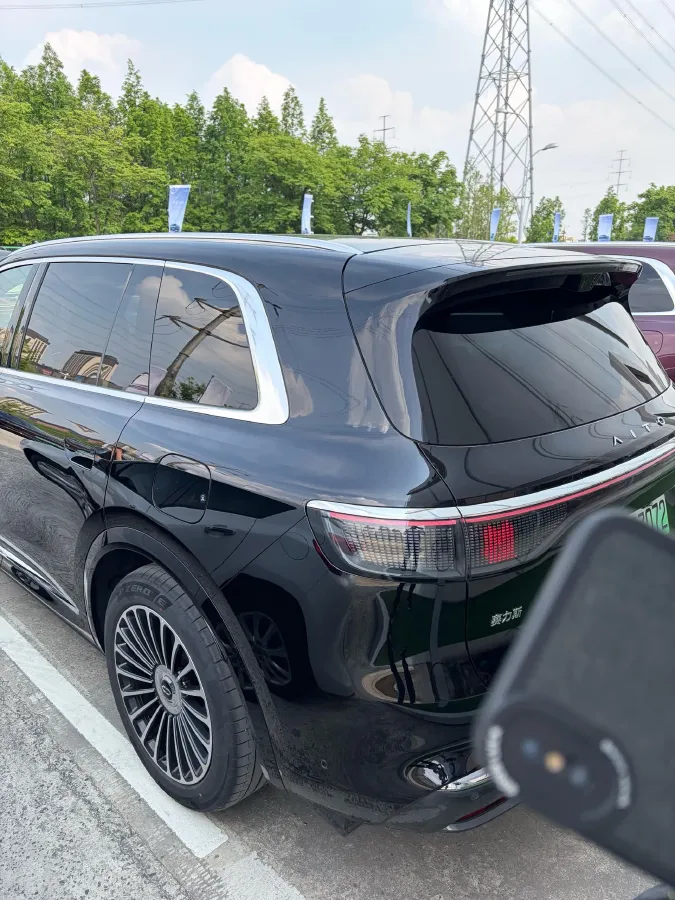 2025 AITO AITO M8 REEV 160HP REEV 53.4KWH,autocango,china used car exporter,china ev exporter,chinese used car exporter,chinese used ev exporter