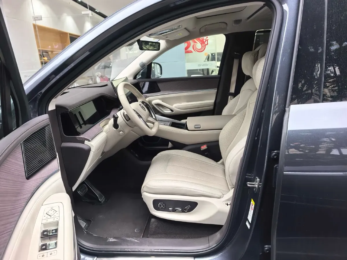 2025 Denza DenzaN9 2.0T 207HP L4 E-CVT PHEV,autocango,china used car exporter,china ev exporter,chinese used car exporter,chinese used ev exporter