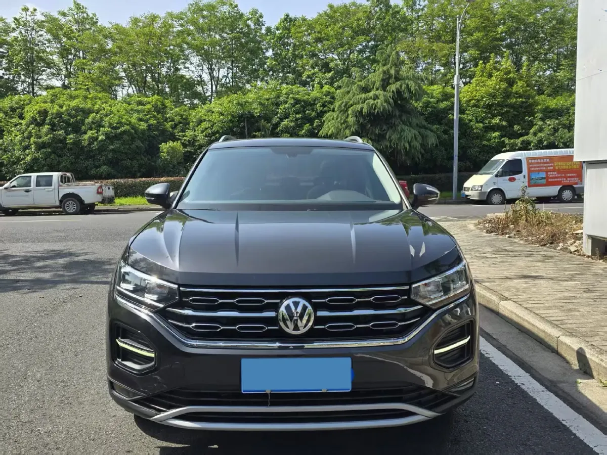 2019 Jeep Cherokee 2.0T 234HP L4 9AT,autocango,china used car exporter,china ev exporter,chinese used car exporter,chinese used ev exporter