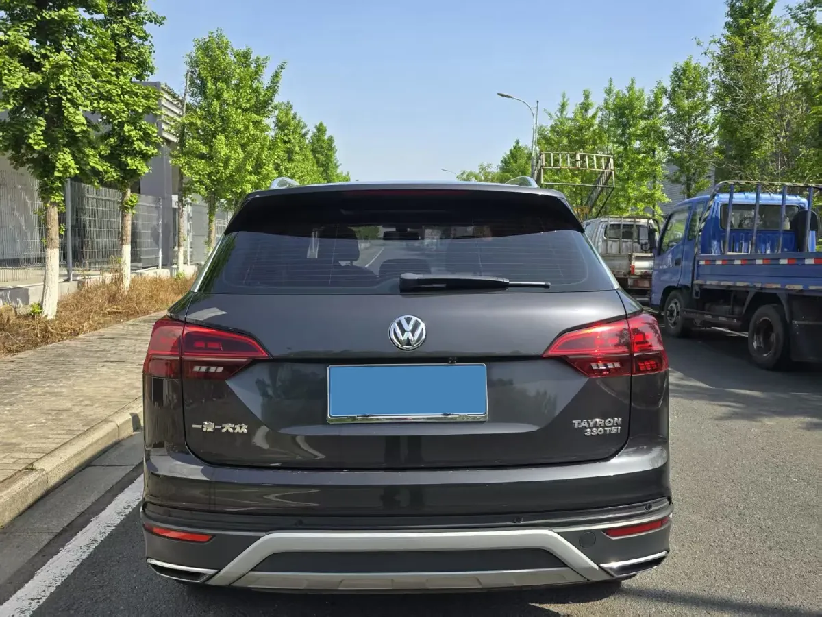 2019 Jeep Cherokee 2.0T 234HP L4 9AT,autocango,china used car exporter,china ev exporter,chinese used car exporter,chinese used ev exporter