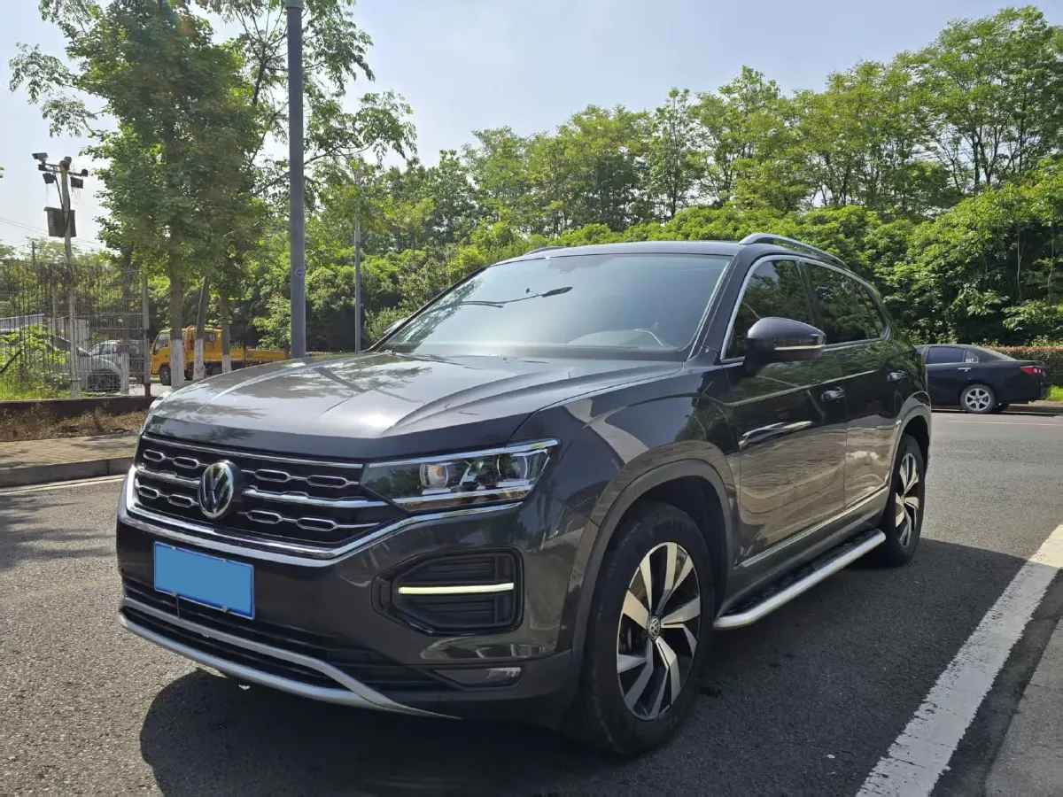 2019 Jeep Cherokee 2.0T 234HP L4 9AT,autocango,china used car exporter,china ev exporter,chinese used car exporter,chinese used ev exporter