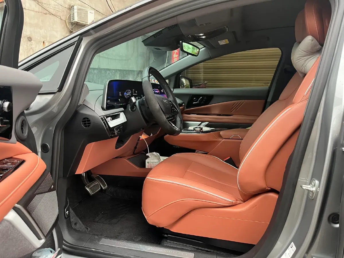 2024 Cadillac OPTIQ BEV 79.7KWH,autocango,china used car exporter,china ev exporter,chinese used car exporter,chinese used ev exporter