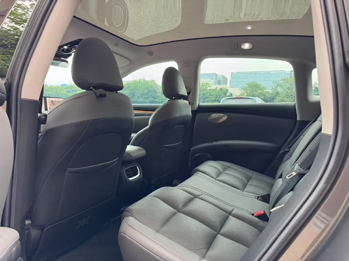 2023 IM LS6 BEV 71KWH,autocango,china used car exporter,china ev exporter,chinese used car exporter,chinese used ev exporter