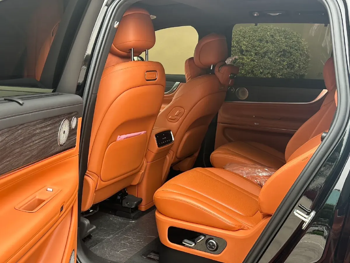 2024 AITO AITO M9 1.5T 152HP L4 REEV 42KWH,autocango,china used car exporter,china ev exporter,chinese used car exporter,chinese used ev exporter
