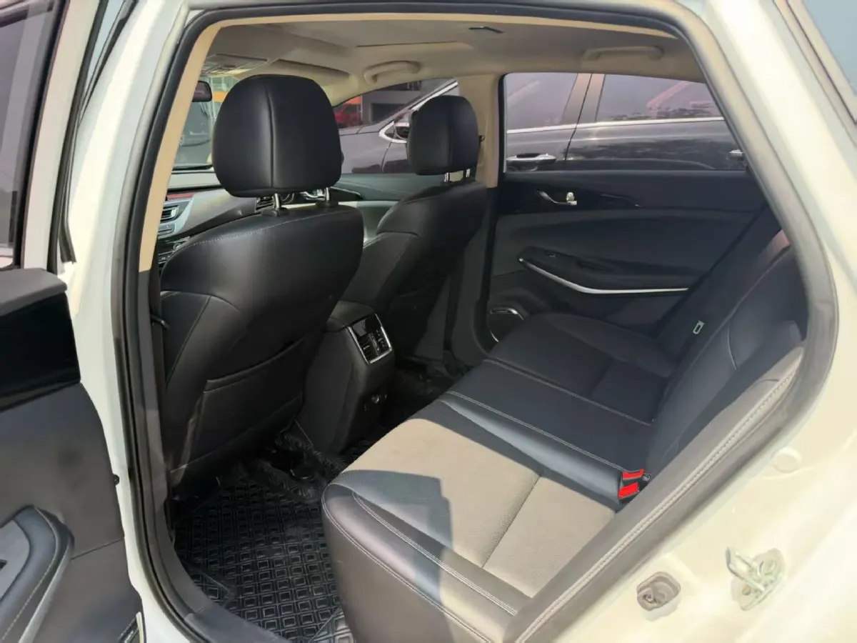 2021 ChangAn Raeton CC 1.5T 180HP L4 7DCT,autocango,china used car exporter,china ev exporter,chinese used car exporter,chinese used ev exporter