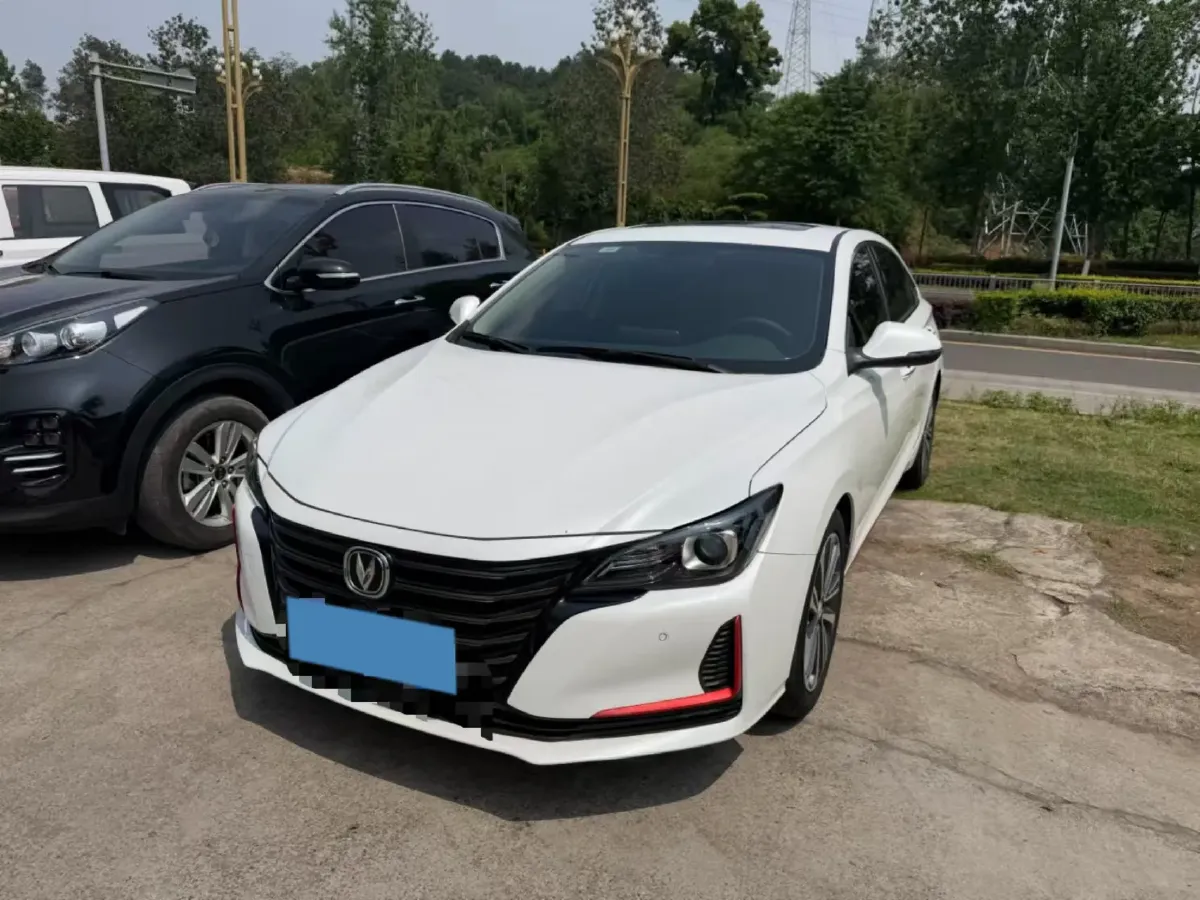 2021 ChangAn Raeton CC 1.5T 180HP L4 7DCT,autocango,china used car exporter,china ev exporter,chinese used car exporter,chinese used ev exporter